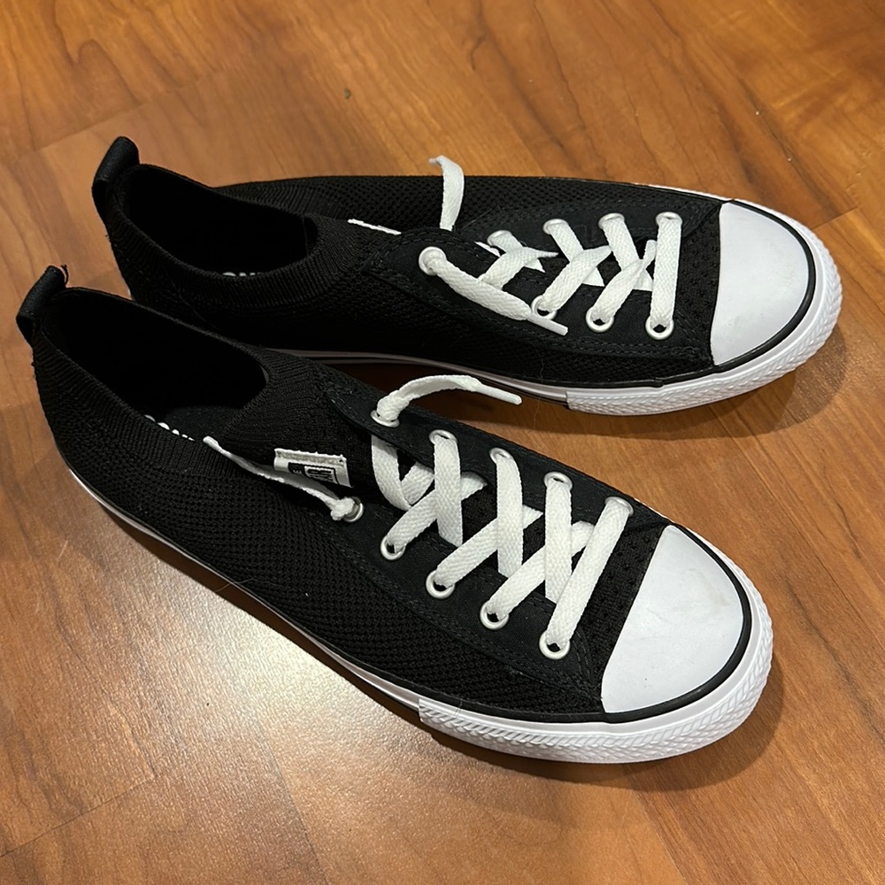 NWOT Converse Slip-On Size 6 (runs large)
